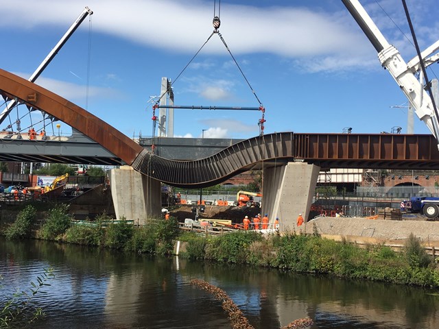 Ordsall Chord nears completion as stunning steel bands are lifted into place: Ordsall Chord cascade lift 14 August 2017