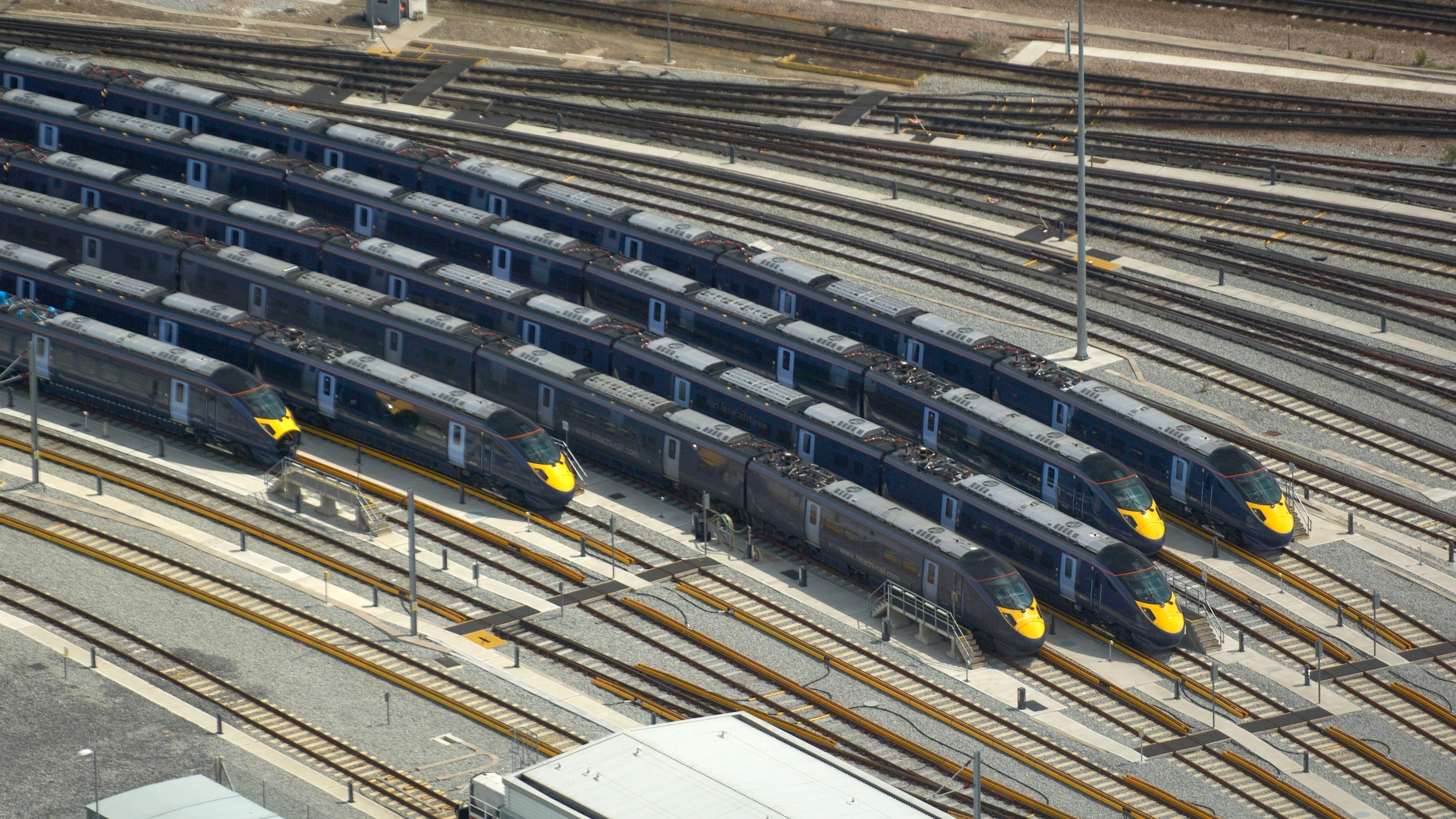 Southeastern and Hitachi Rail agree new deal to maintain UK's