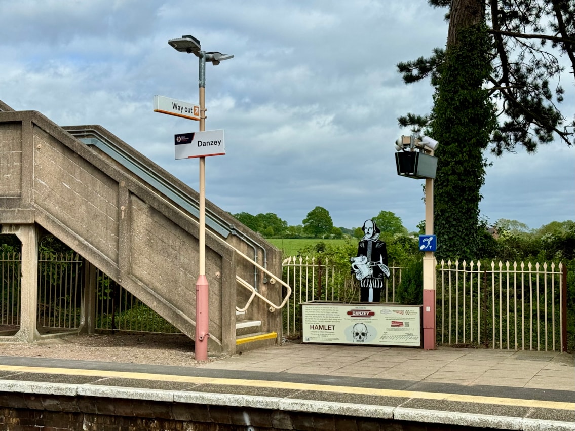 Danzey Shakespeare statue