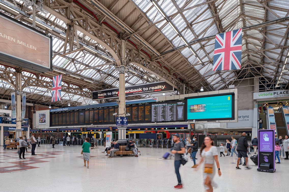 AFTER image of the additional ticket gates serving platforms 8-13 (1)