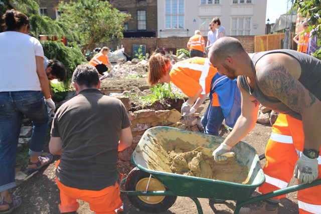 Thameslink Programme breathes new life into a centuries-old graveyard: Crossbones